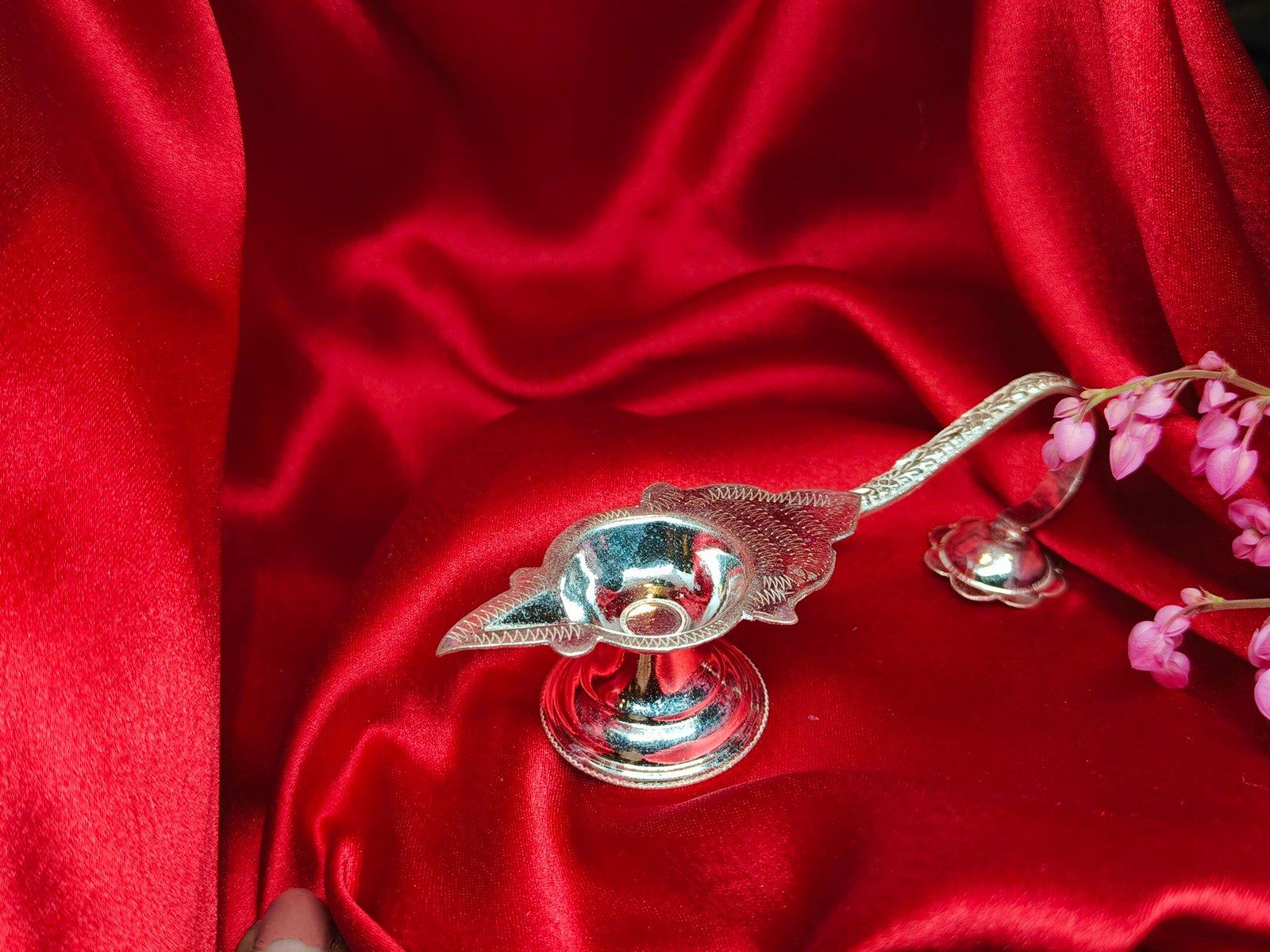 Aarti Diya for Pooja for Diwali / Navratri / Any Festival & Pooja