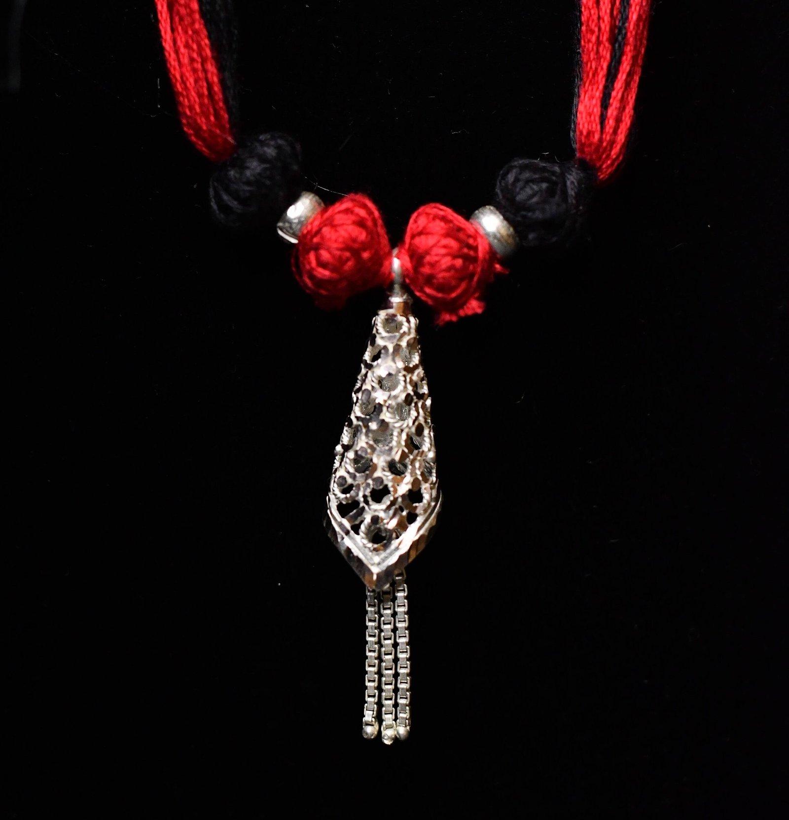 Atri Necklace Set