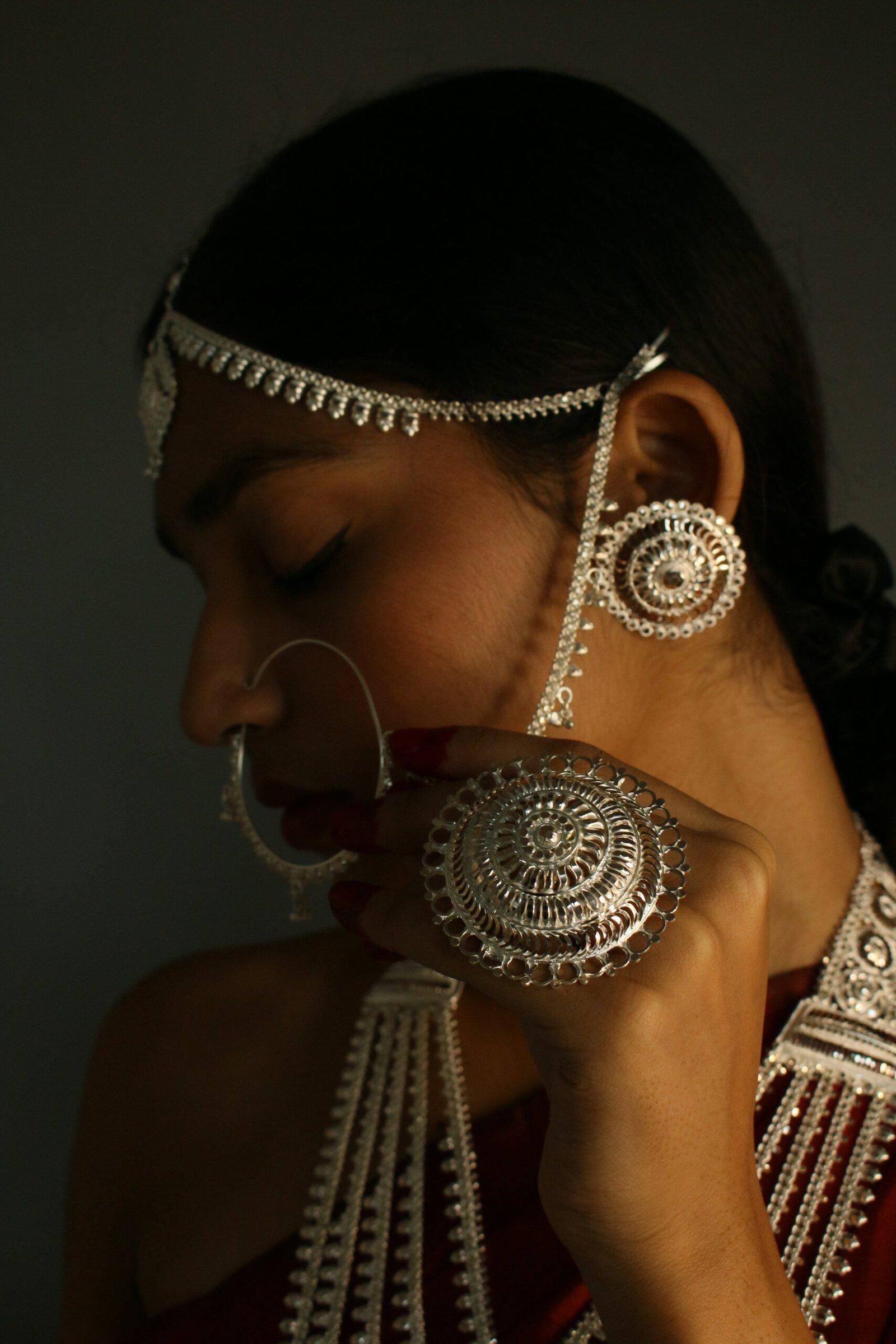 Binodini Kanpasha / Top / Stud / Earring / Kaanpasha view 4