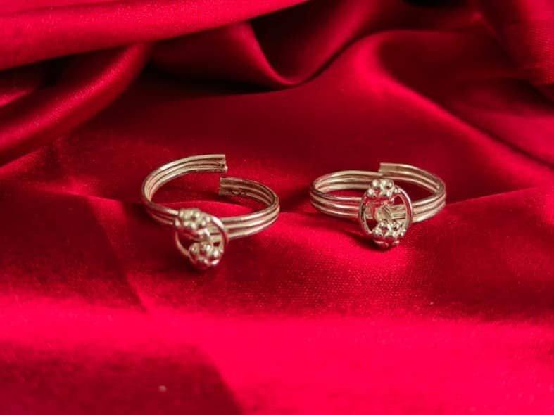 Crown Toe Ring/ Bichiya/ Toering view 2