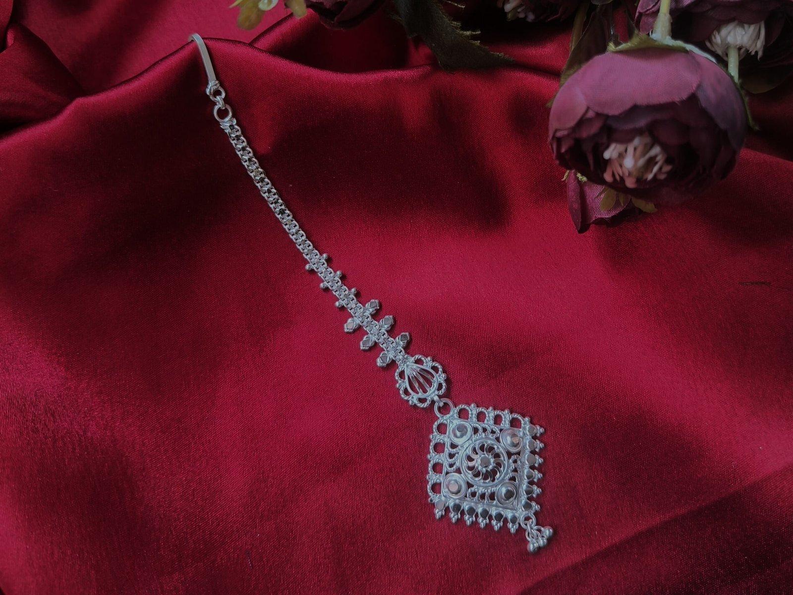 Damayanti Maang tika/Tikli view 2