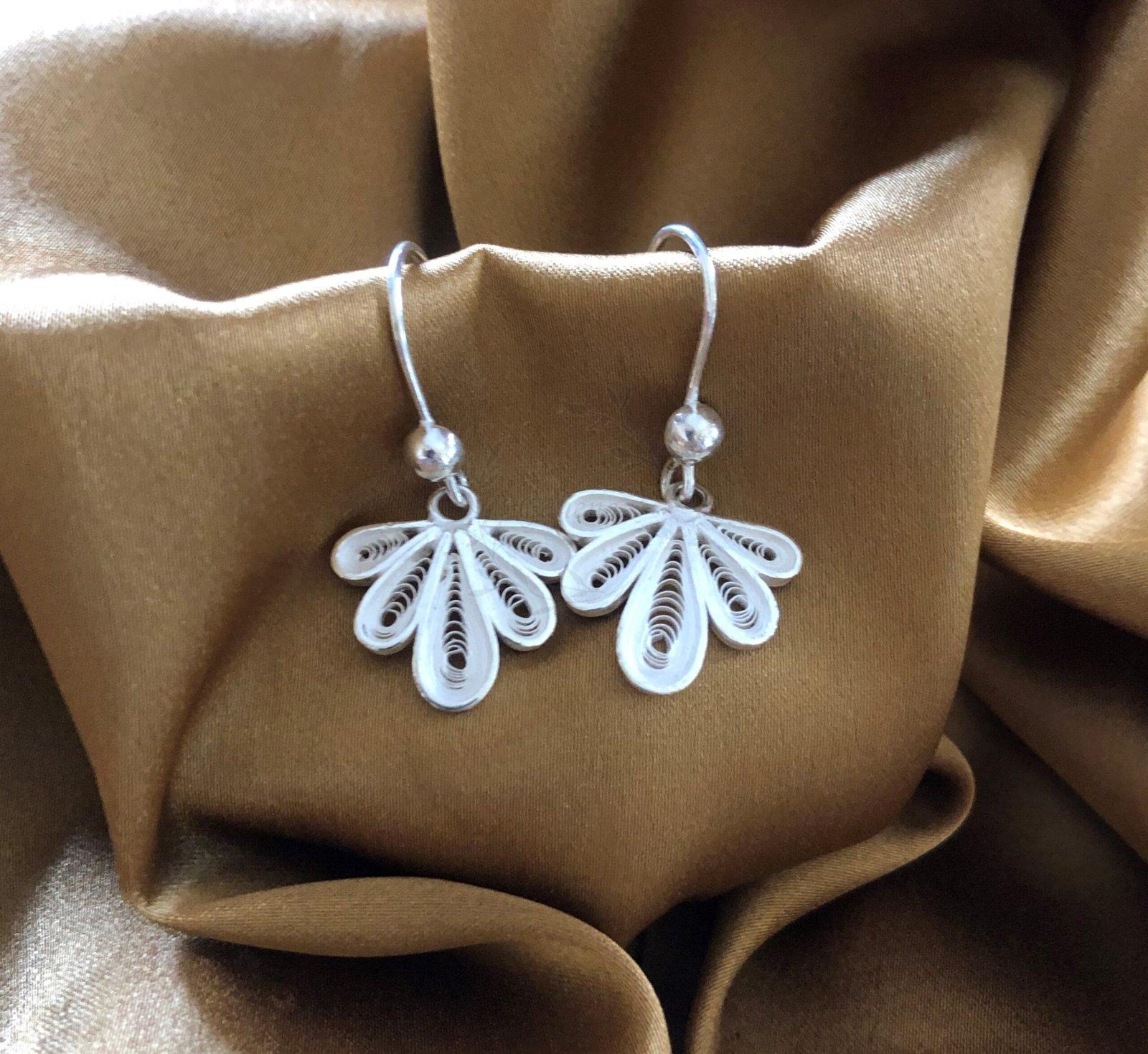 Damaynti Dangle Earring