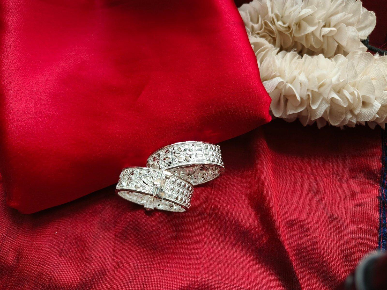 Devi Chur / Bangle for Idol