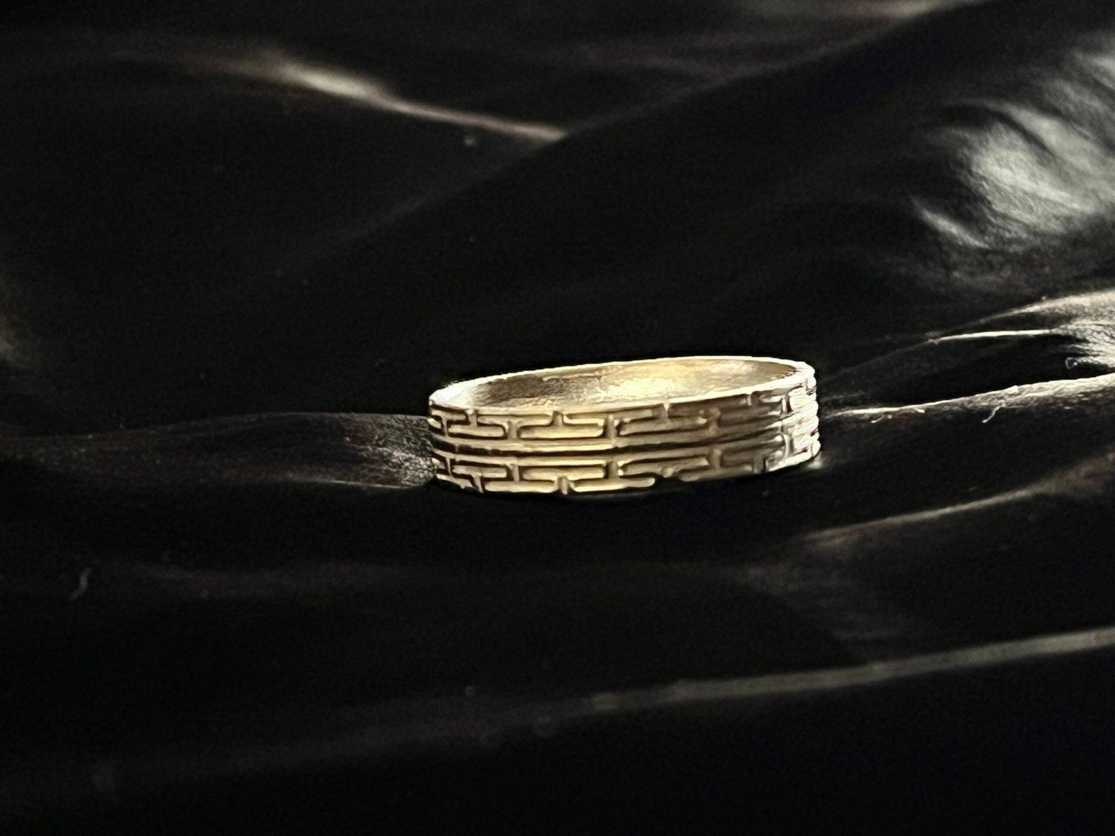 Dusk Signet Finger Ring