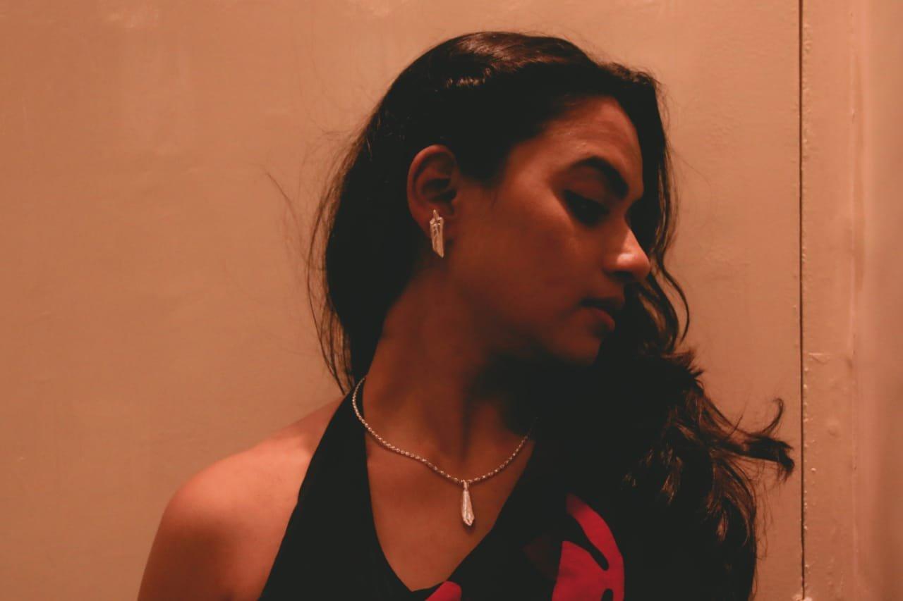 Elegant Spring Fall Twisted leaf set view 2