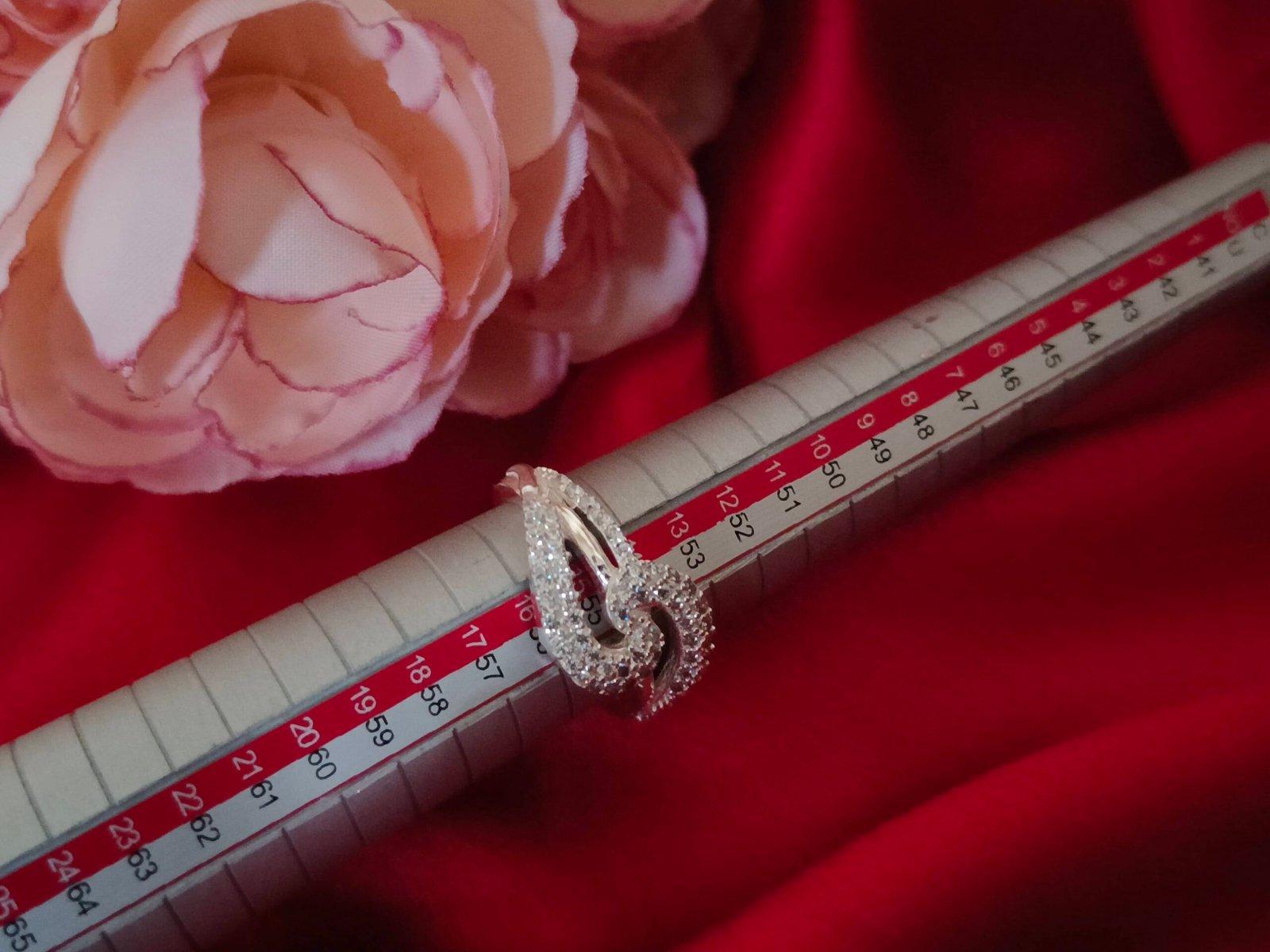 Fancy Wave Stone Finger Ring