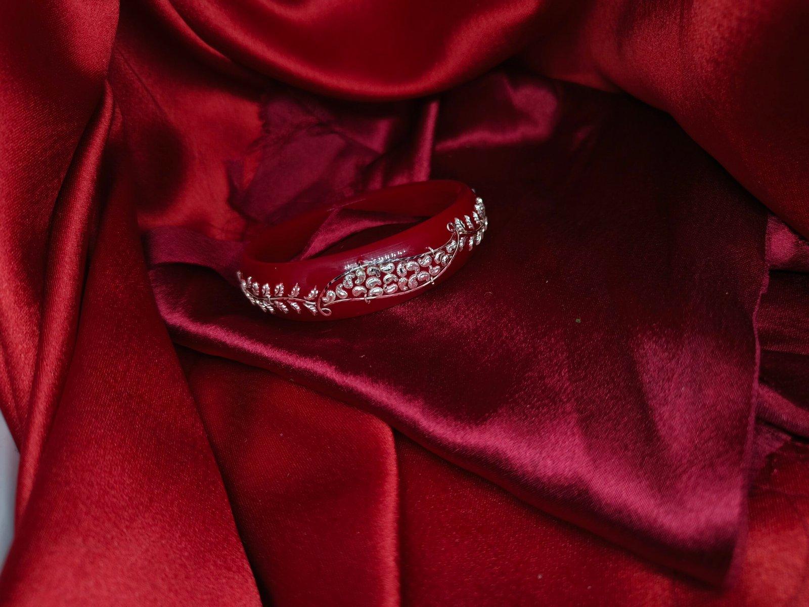 Gahenaz Silver Broad Bracelet Pola Pata Bahari Size 2.4 view 2