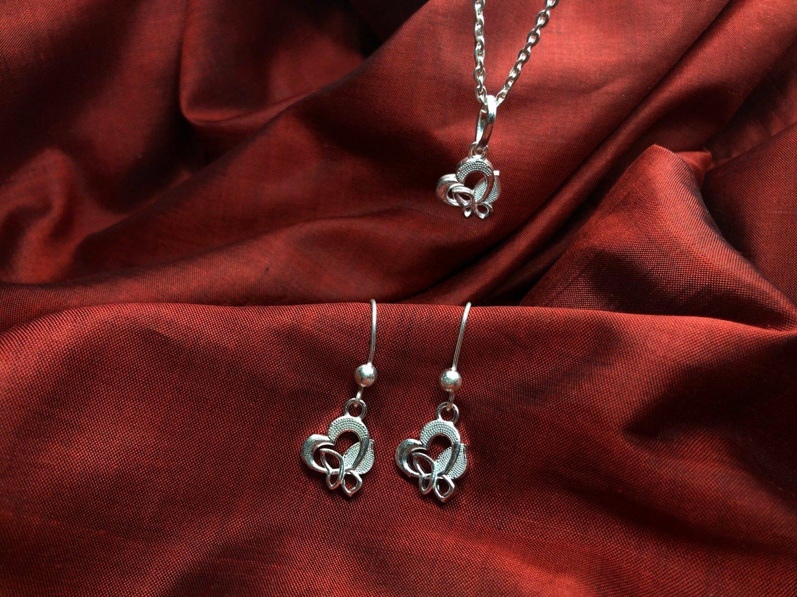 Gahenaz Silver Butterfly Pendant with Earring Set