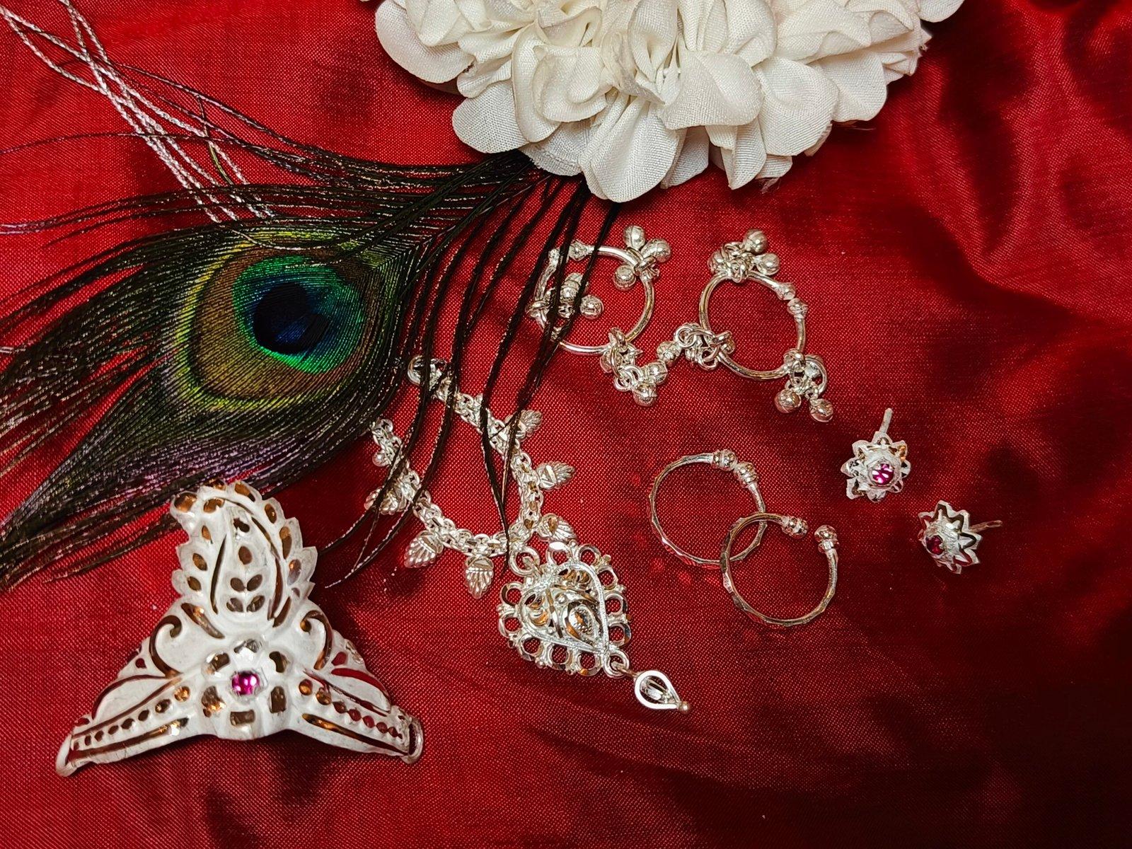 Gahenaz Silver Jewellery Set for for Idol size 3-4 view 3