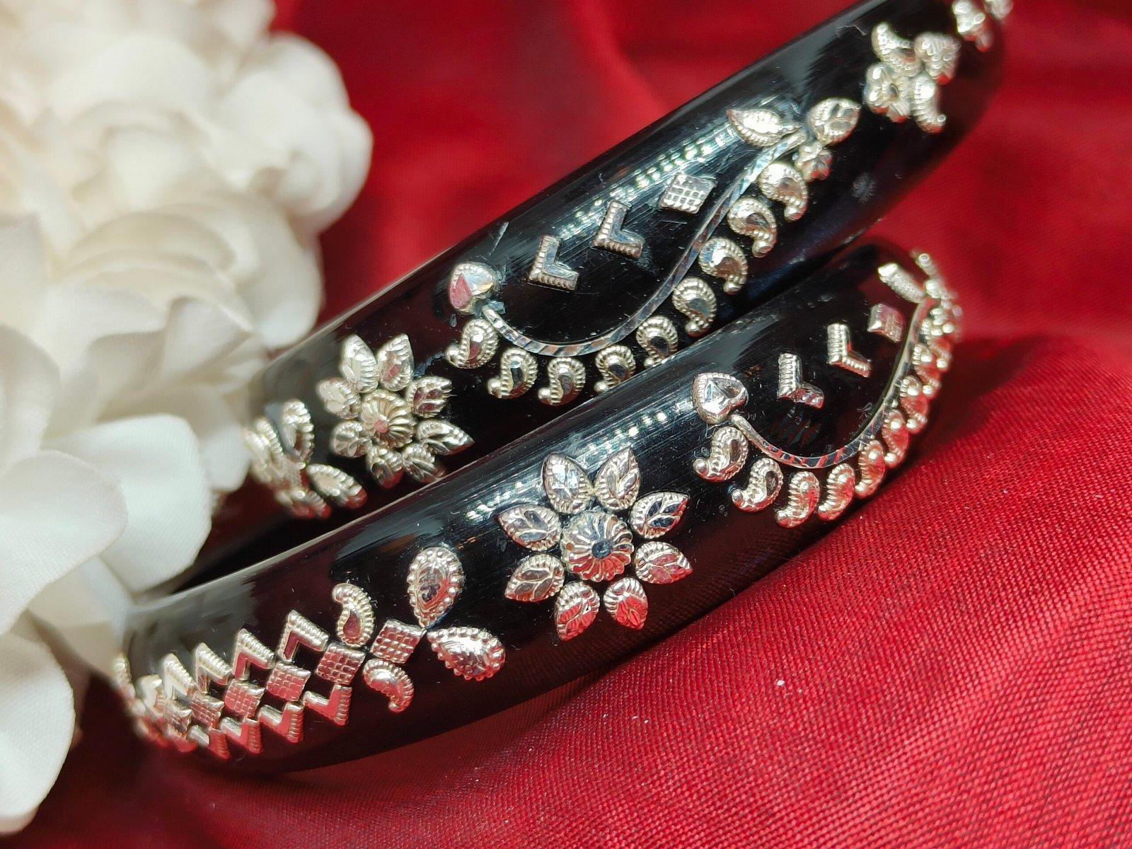 Gahenaz Silver Krishna Black Pola Size 2.4