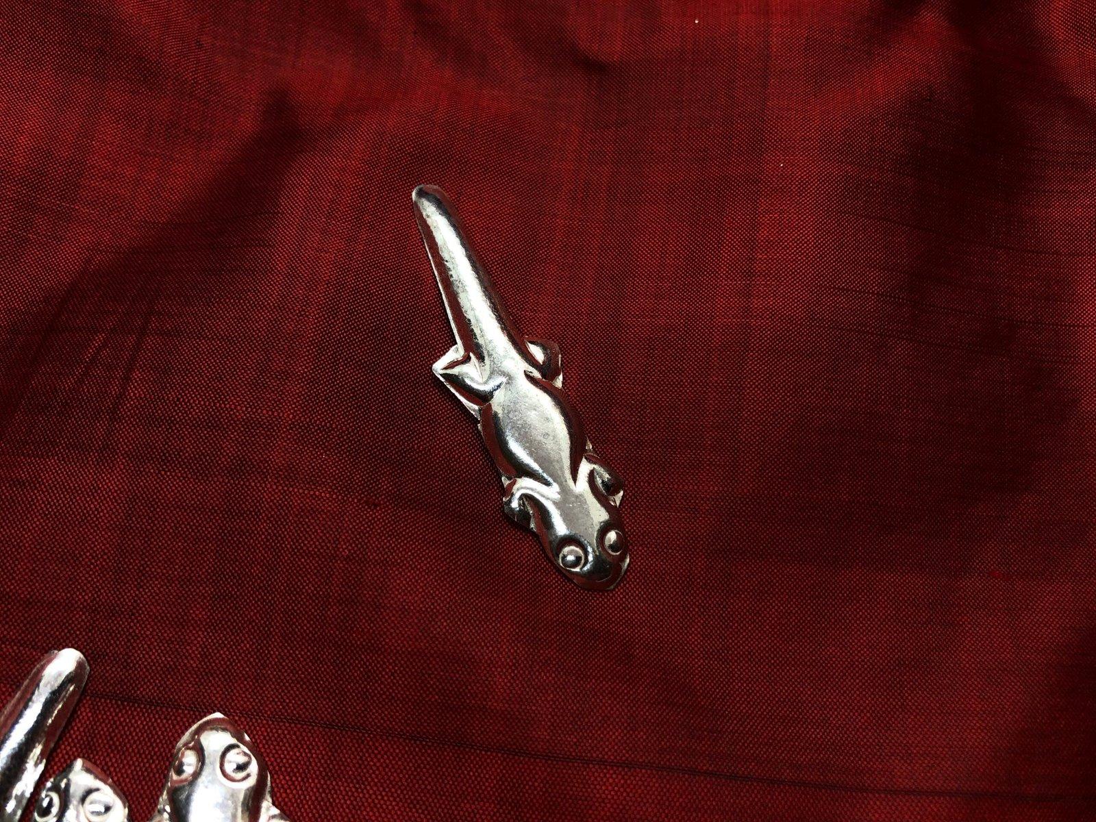 Gahenaz Silver Lizard/Tiktiki/Chipkali statue/replica view 3