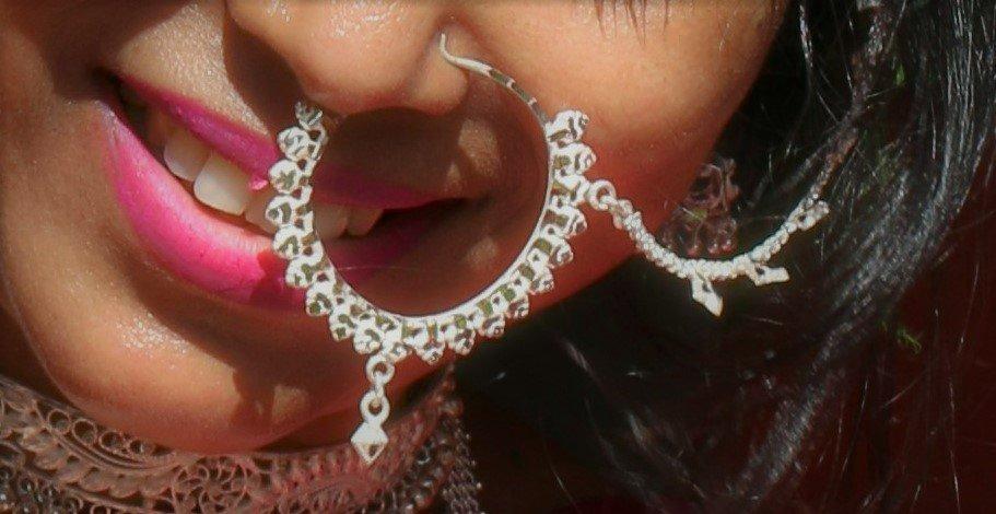 Gahenaz Silver Mrinalini Noth/Nose Ring with Chain