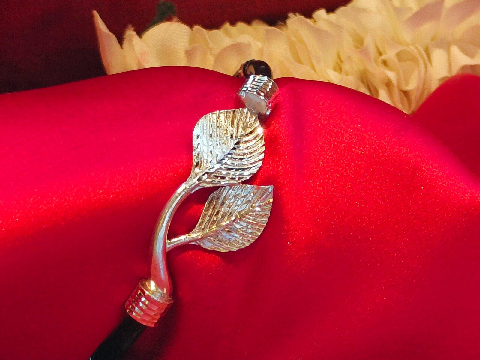 Gahenaz Silver Pallobi Loha / Noa / Iron Bangle / Kada 2.4,2.7 view 2