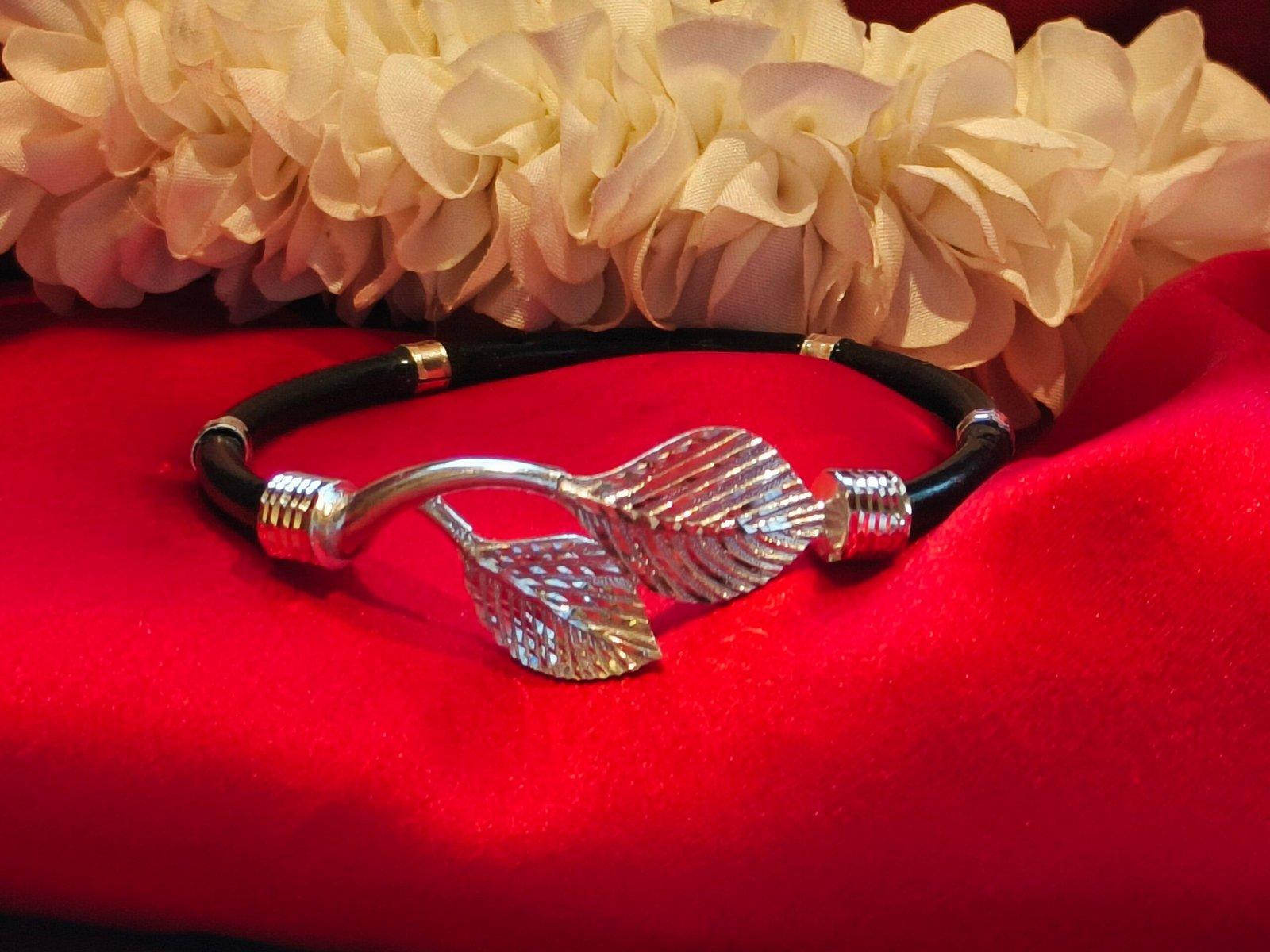 Gahenaz Silver Pallobi Loha / Noa / Iron Bangle / Kada 2.4,2.7 view 3