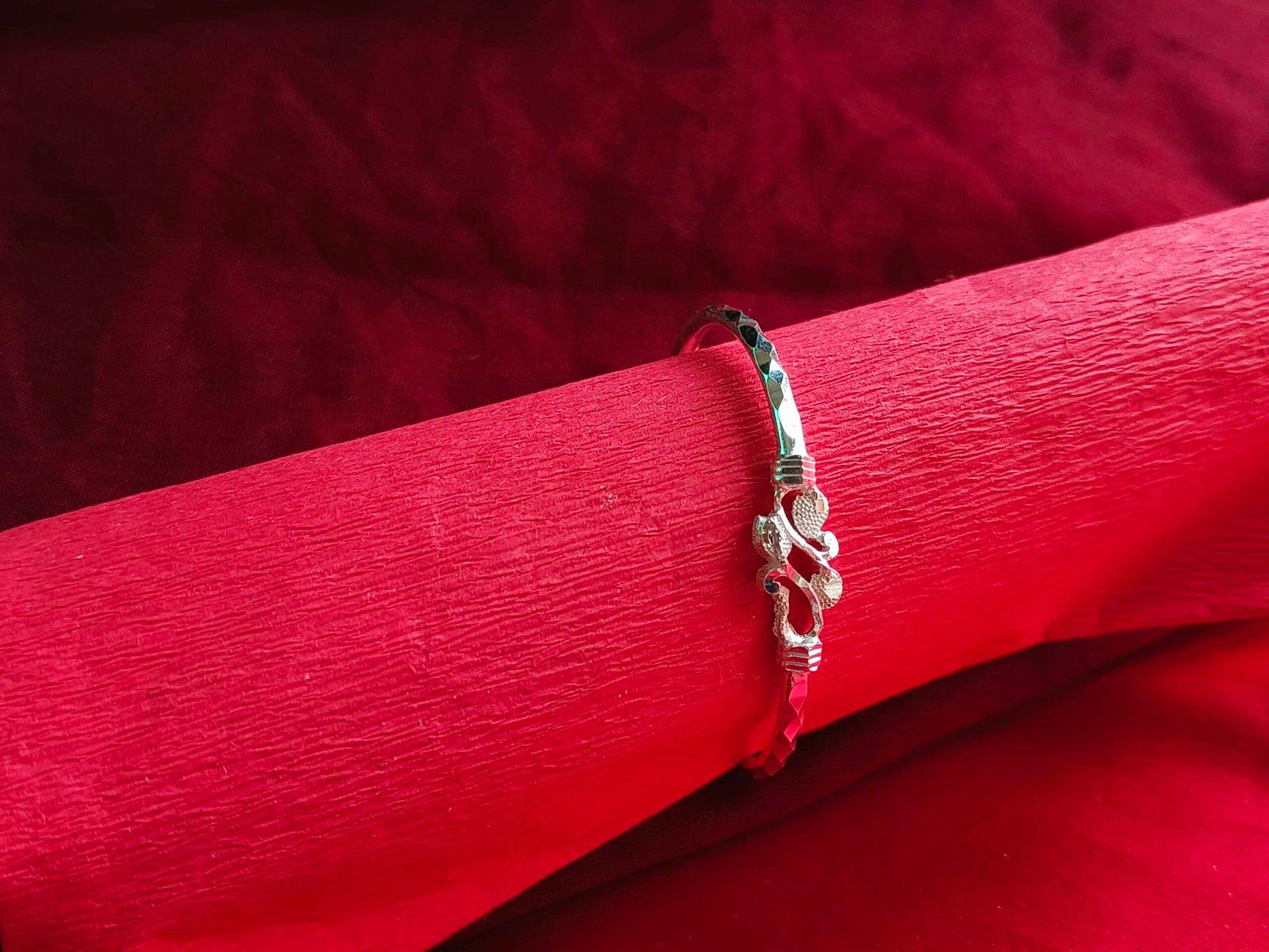 Gahenaz Silver Shiring Loha / Noa/ Bangle for Miss 2.1