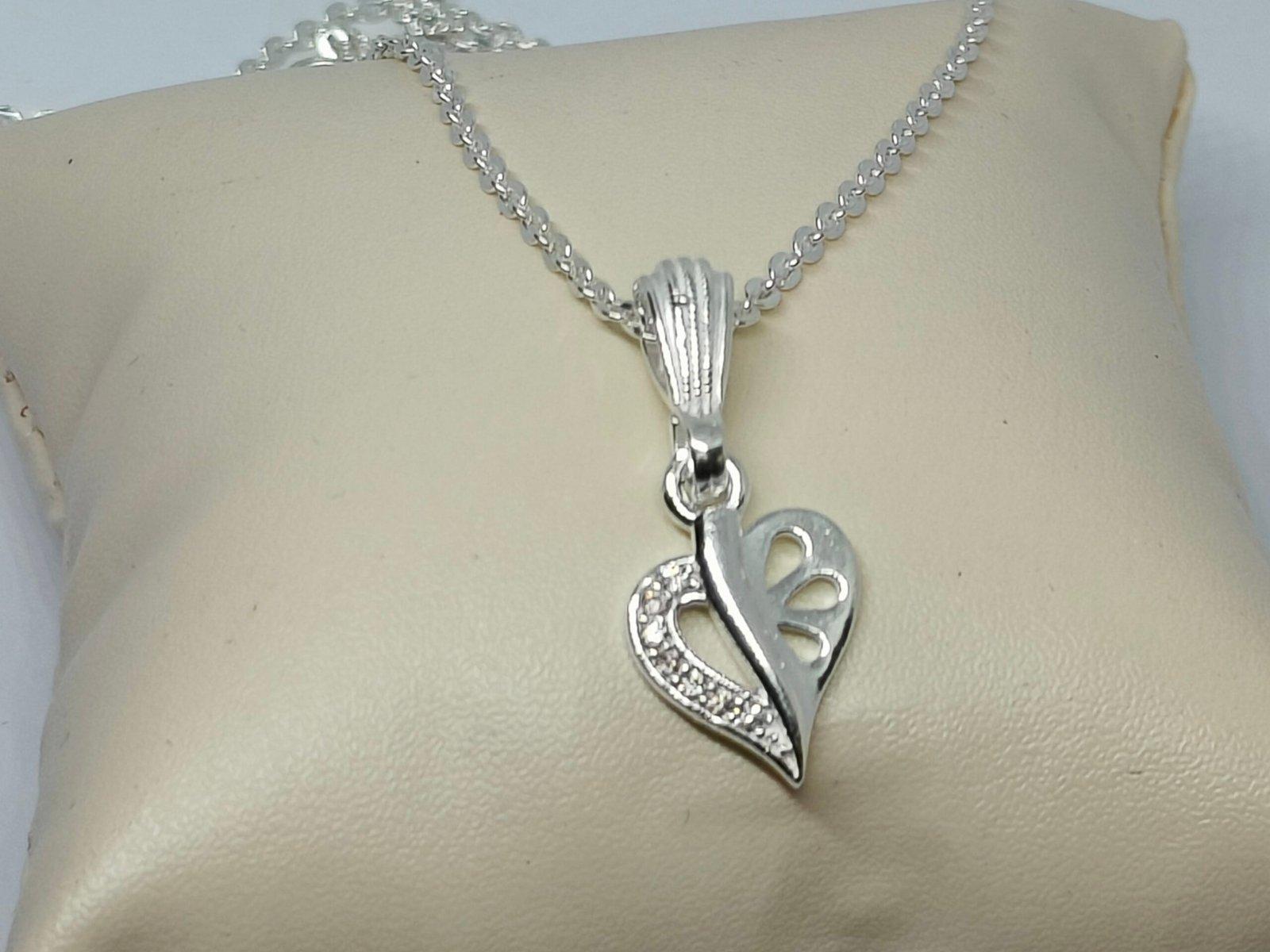 Heart shape Pendant with chain view 4