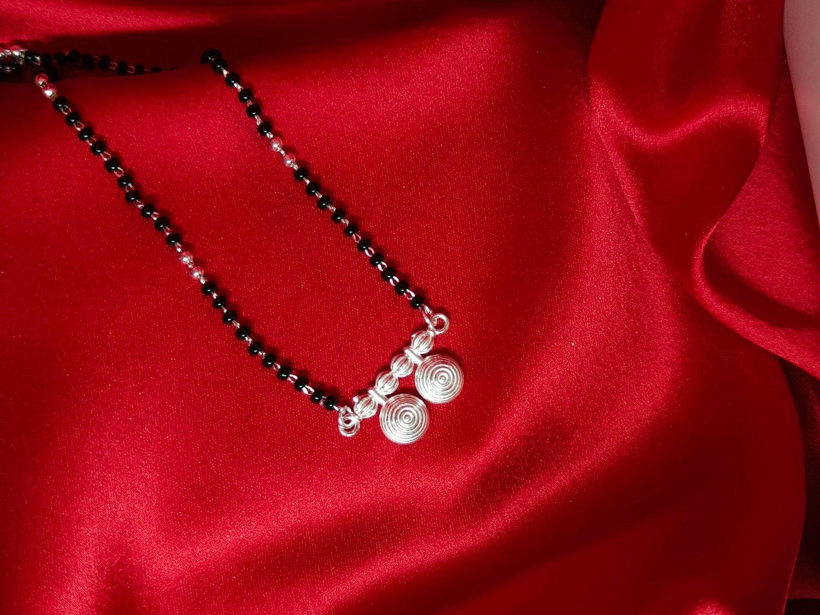 Hoya Mangalsutra view 2