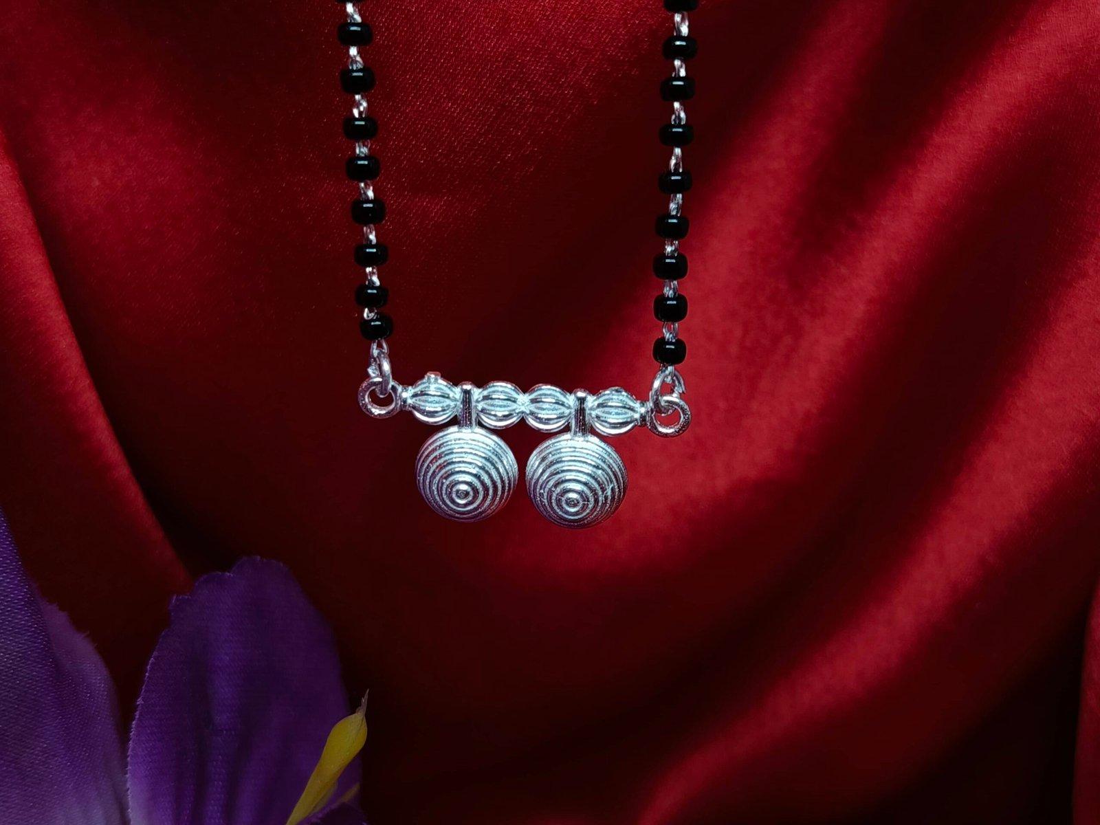 Hoya Mangalsutra view 3