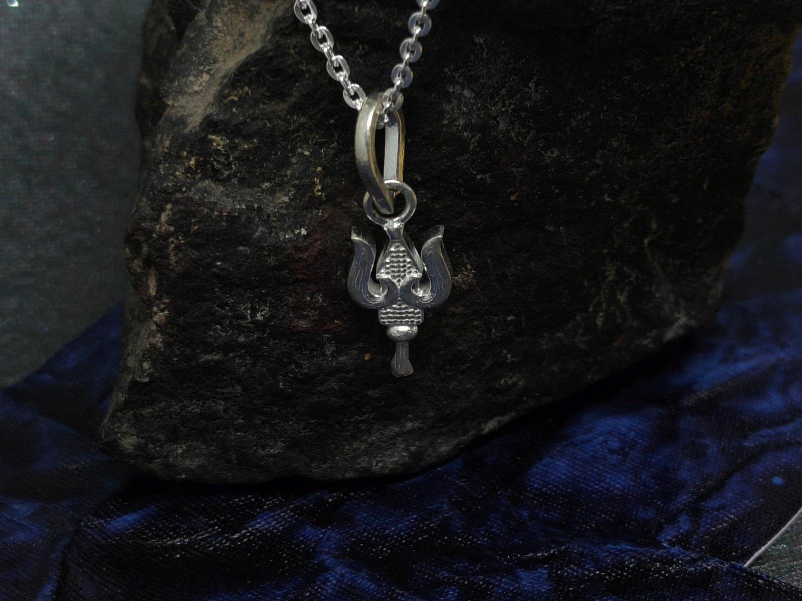 Idol Pendant Shiva/Mahadev with chain view 4