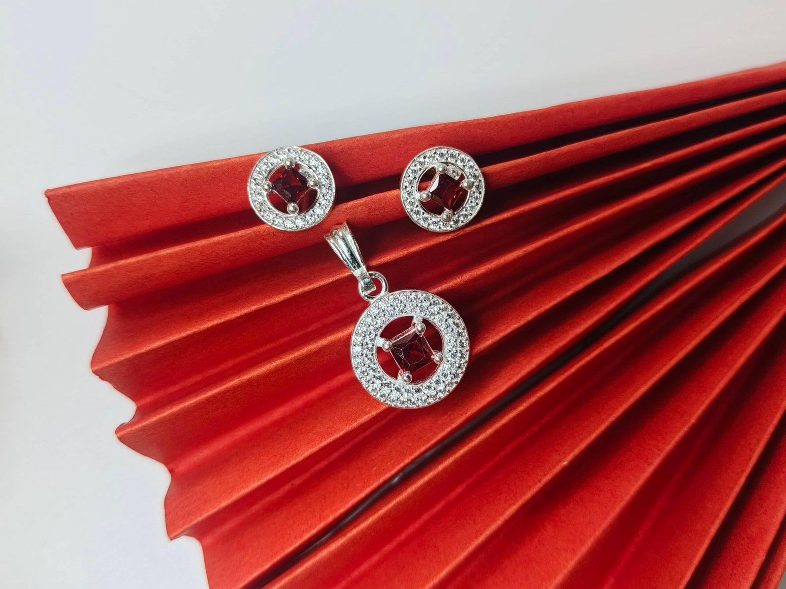 Jesica pendant Earrings Set