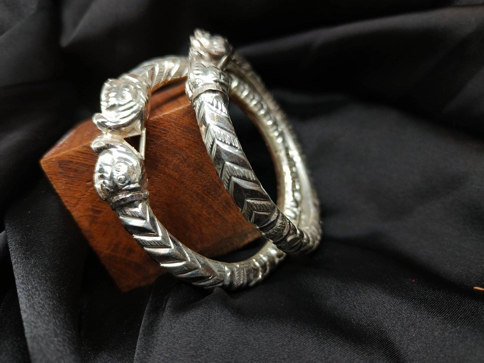 Kishori Traditional Bangle/Bala/Naksha Bala 2.6 view 2