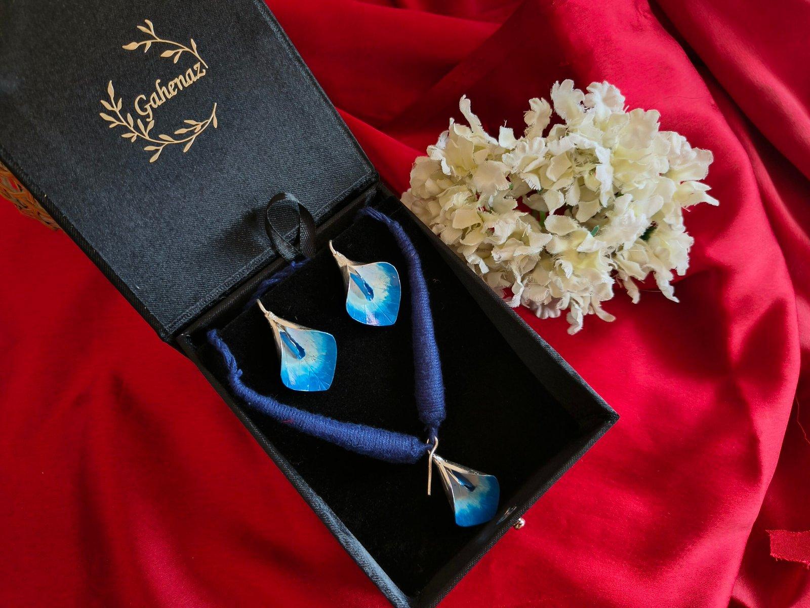 Krittika Necklace with earrings