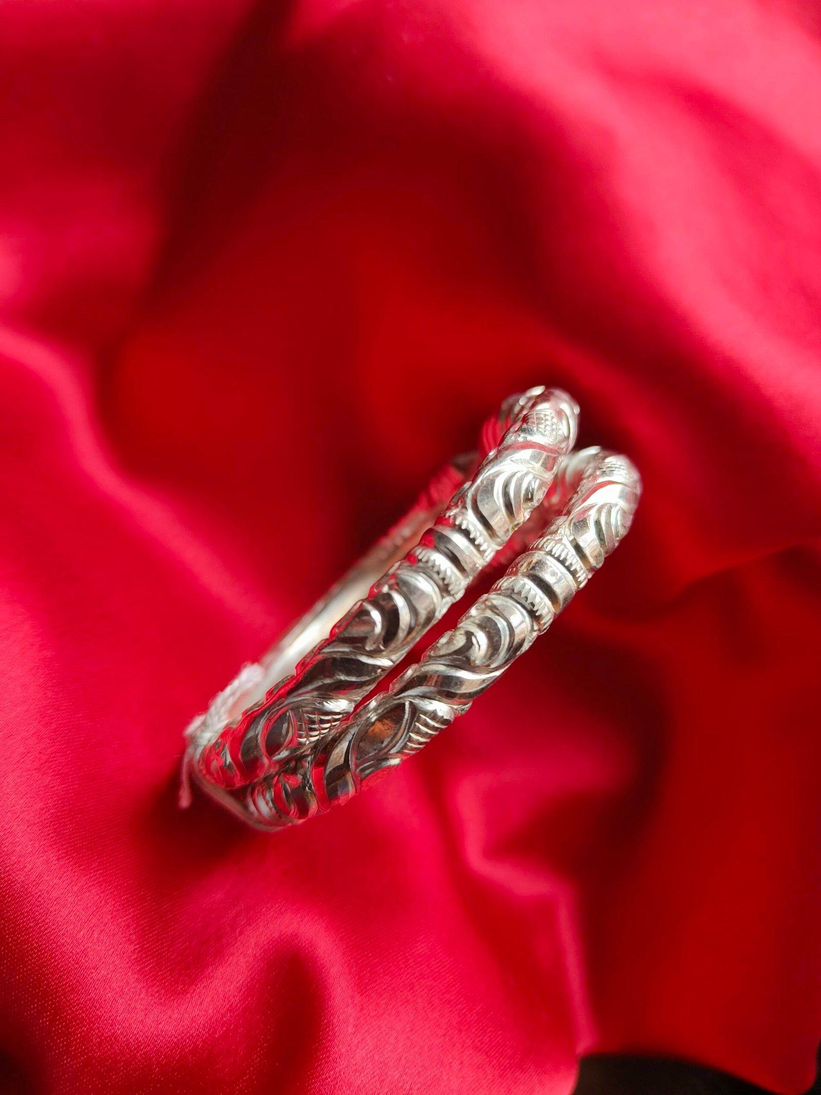 Madhavi Traditional Bangle/Bala/Naksha Bala 2.4