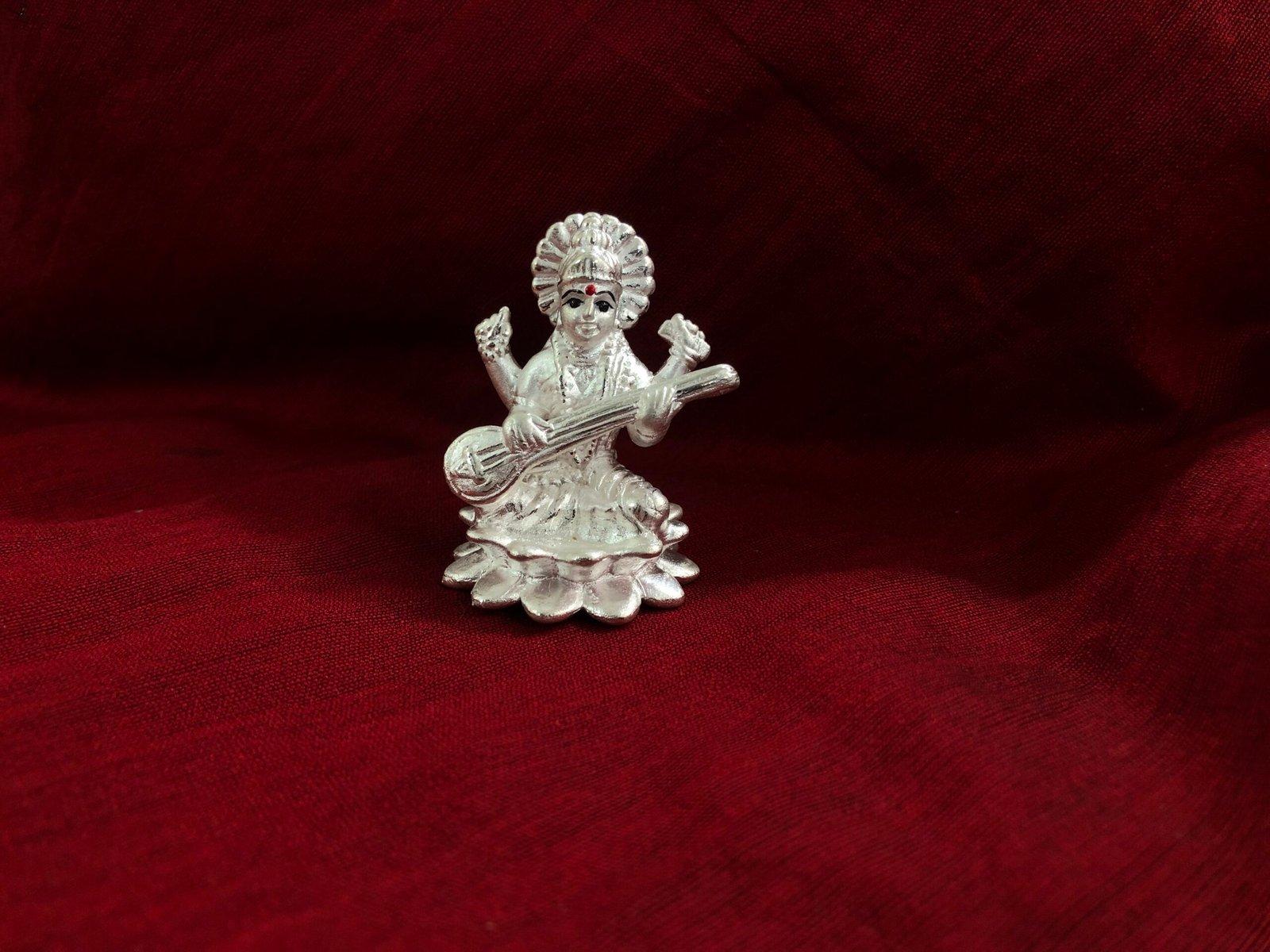 Meena Saraswati / सरस्वती Idol
