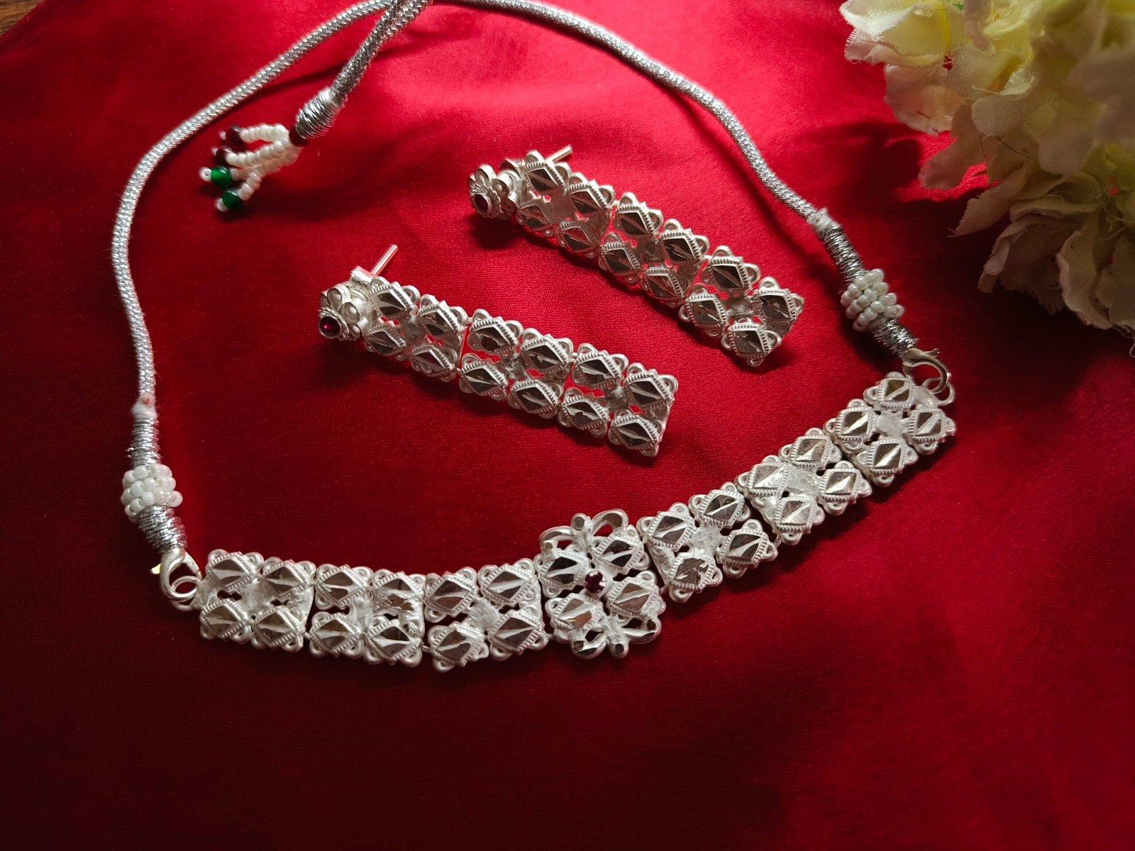 Mohini Chik/Necklace Set view 4