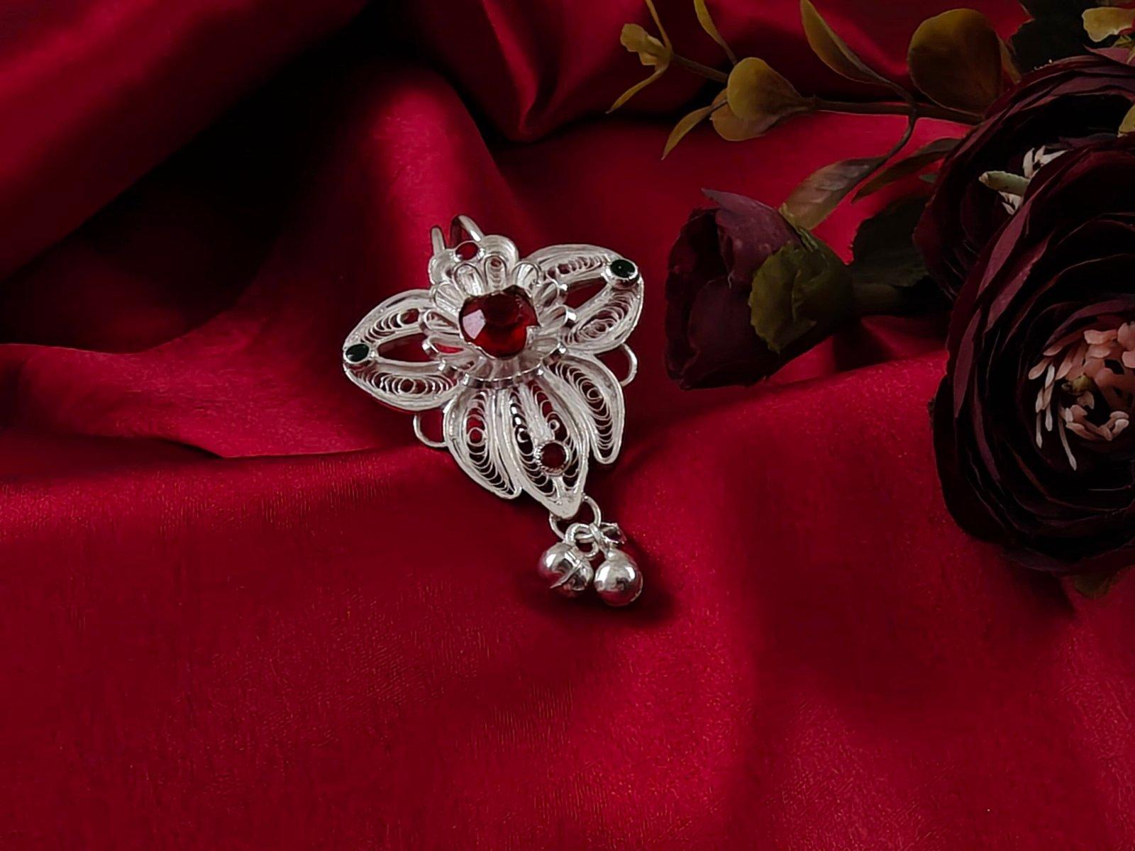 Mohini Juda Pin / Kata