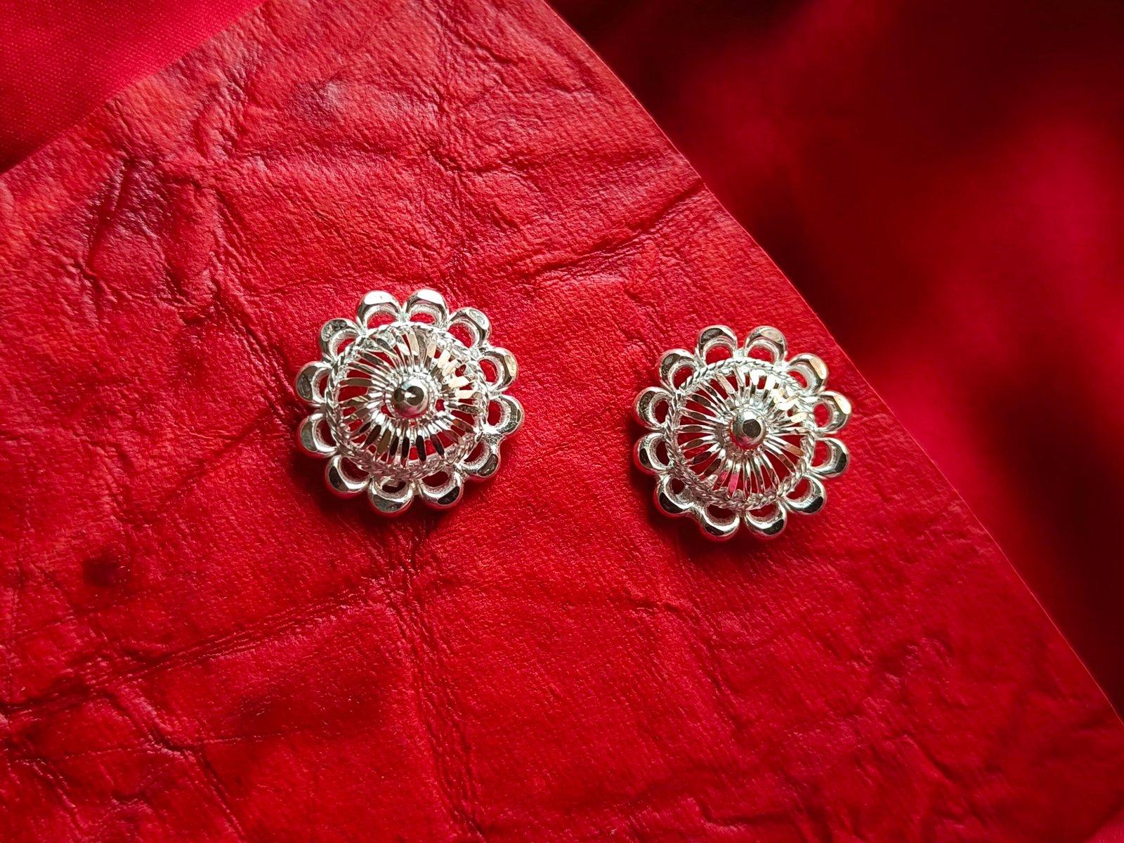 Mohini Kanpasha / Top / Stud / Earring / Kaanpasha
