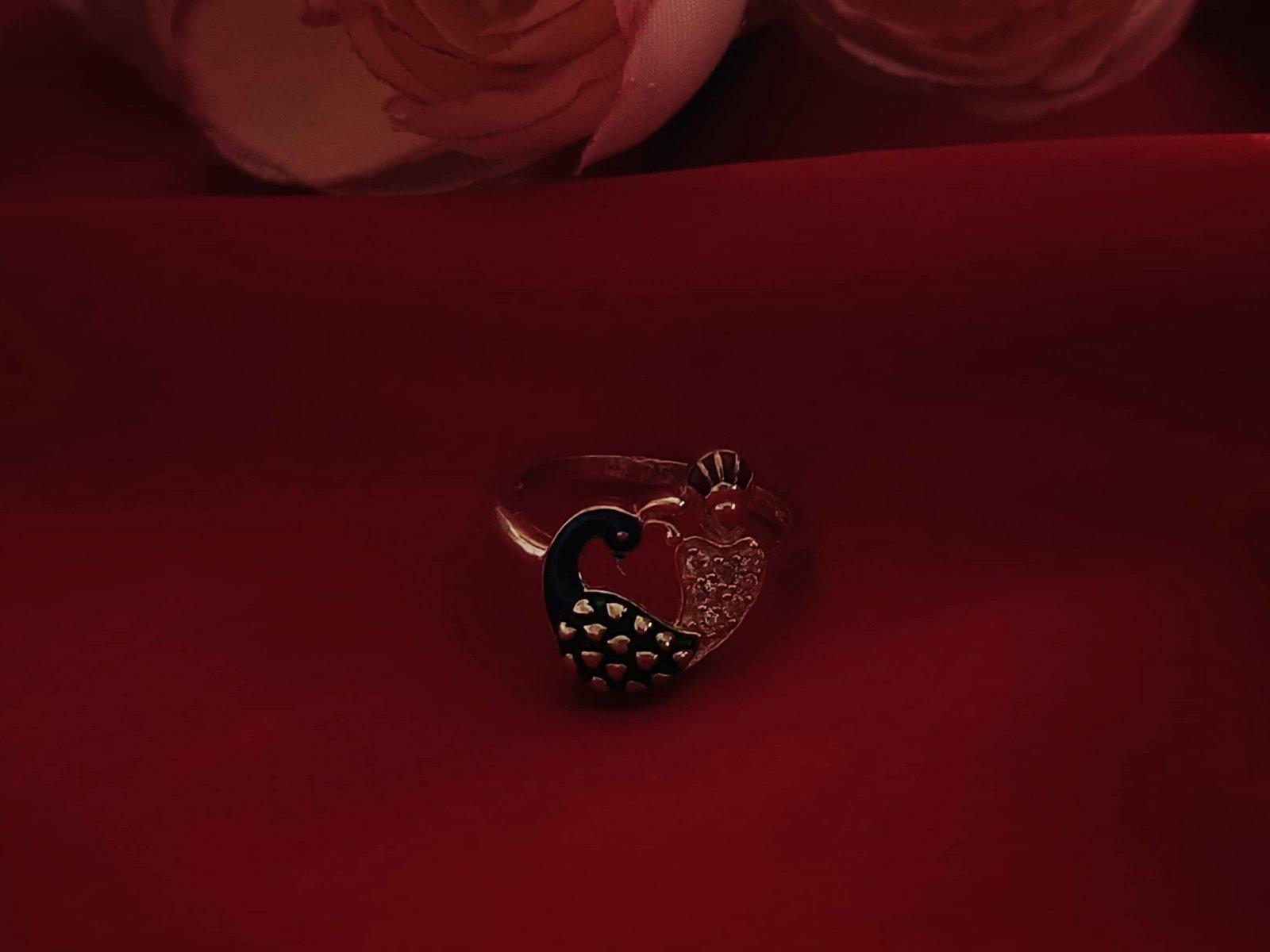 Peacock Finger Ring view 2