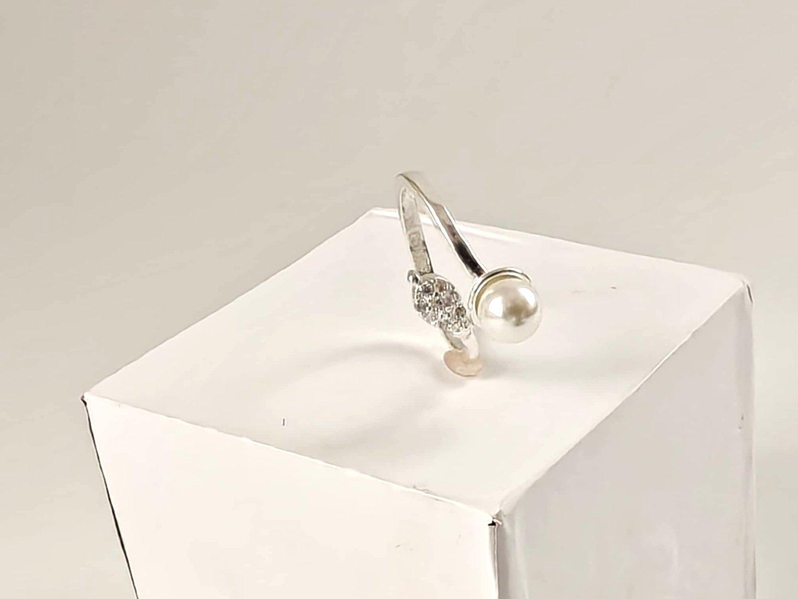Pearl Finger Ring Maple