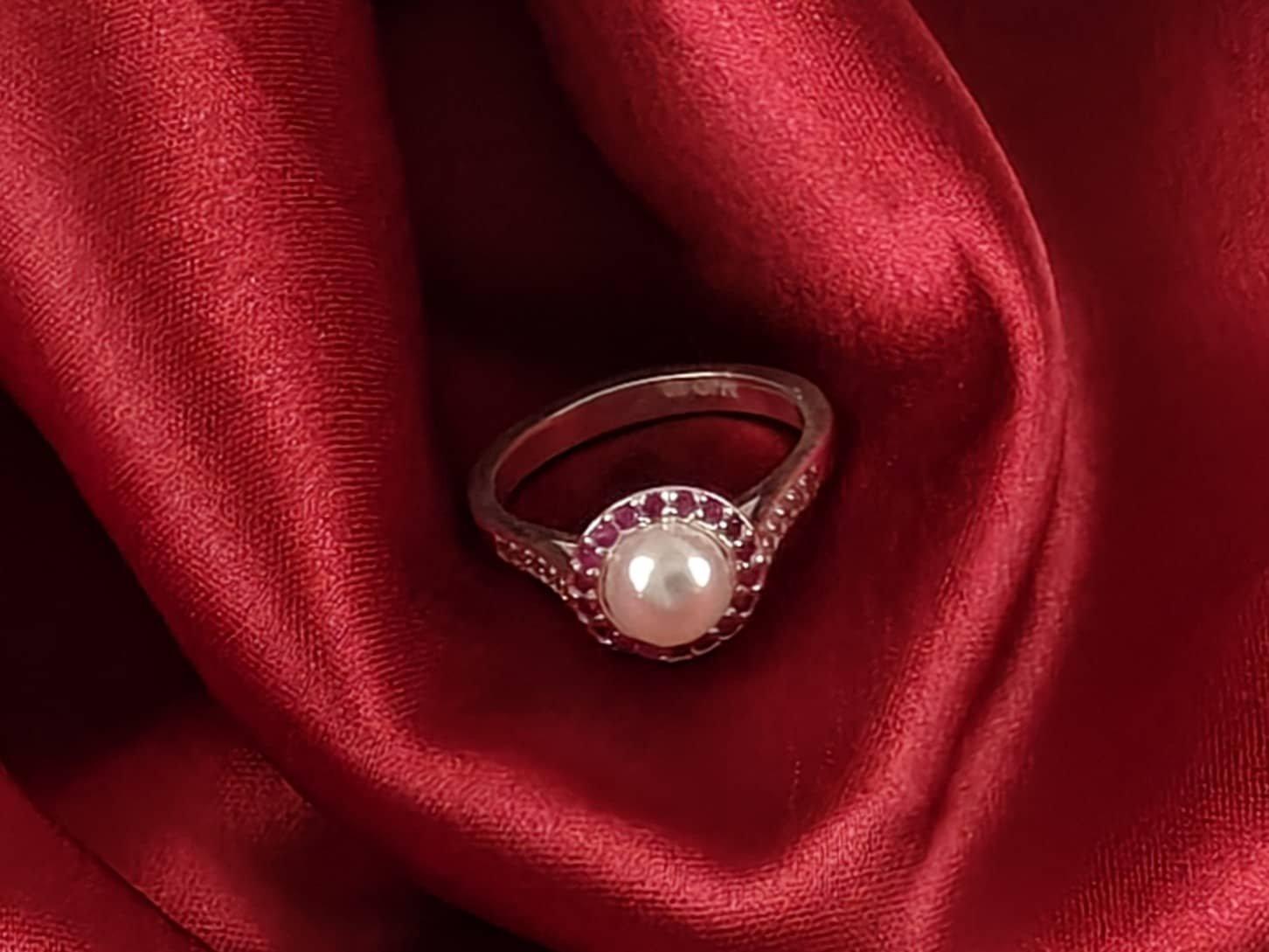 Pearl Finger Ring Pansy