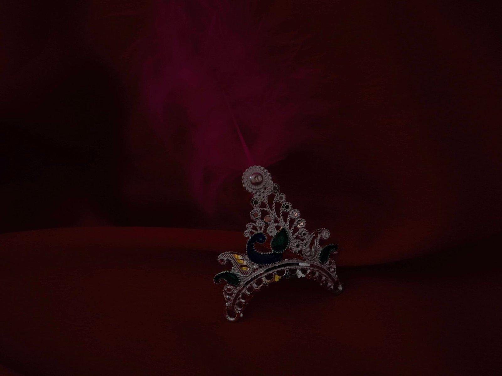 Rai Mukut / Crown view 3