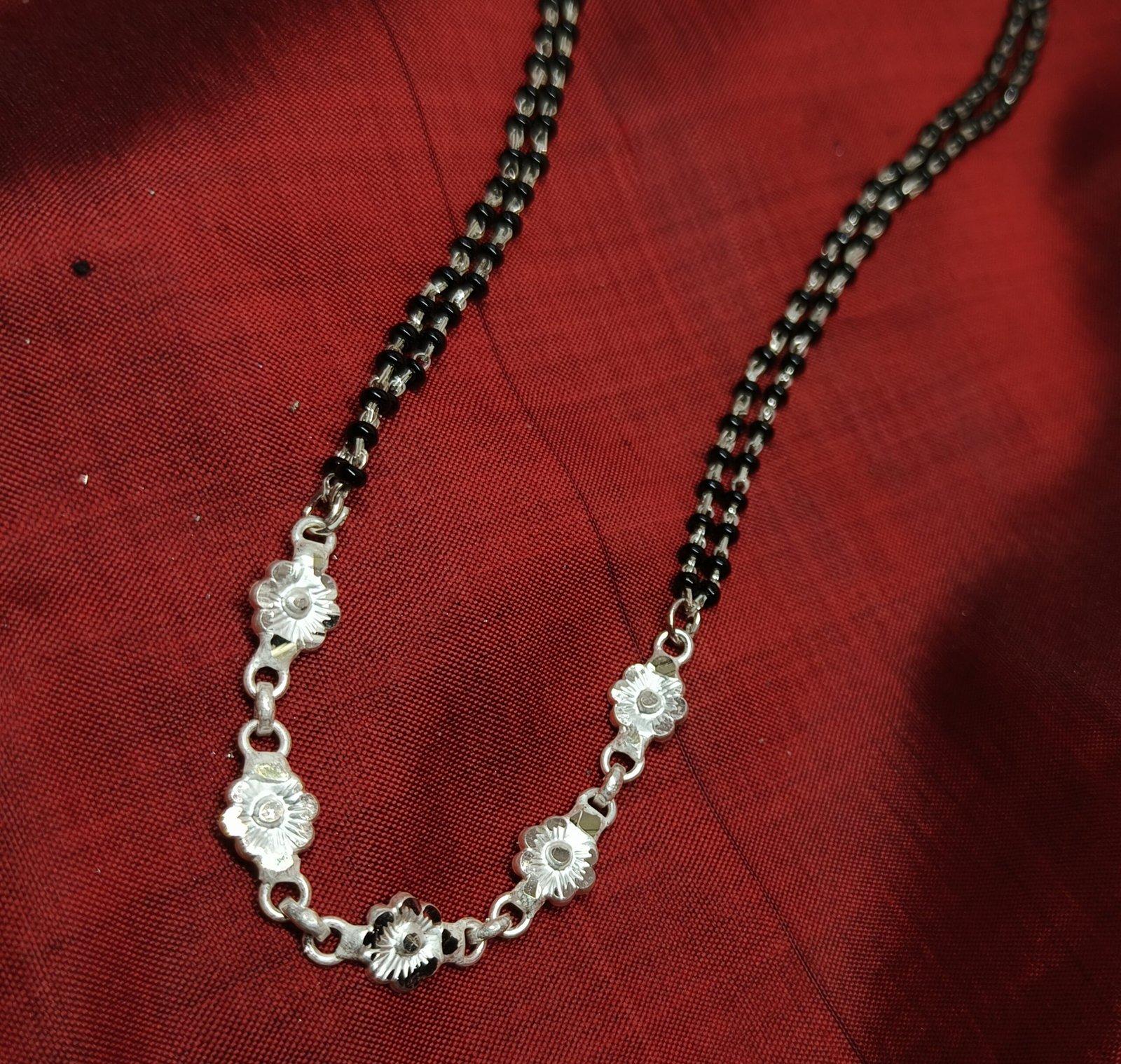 Ratna Mangalsutra view 2