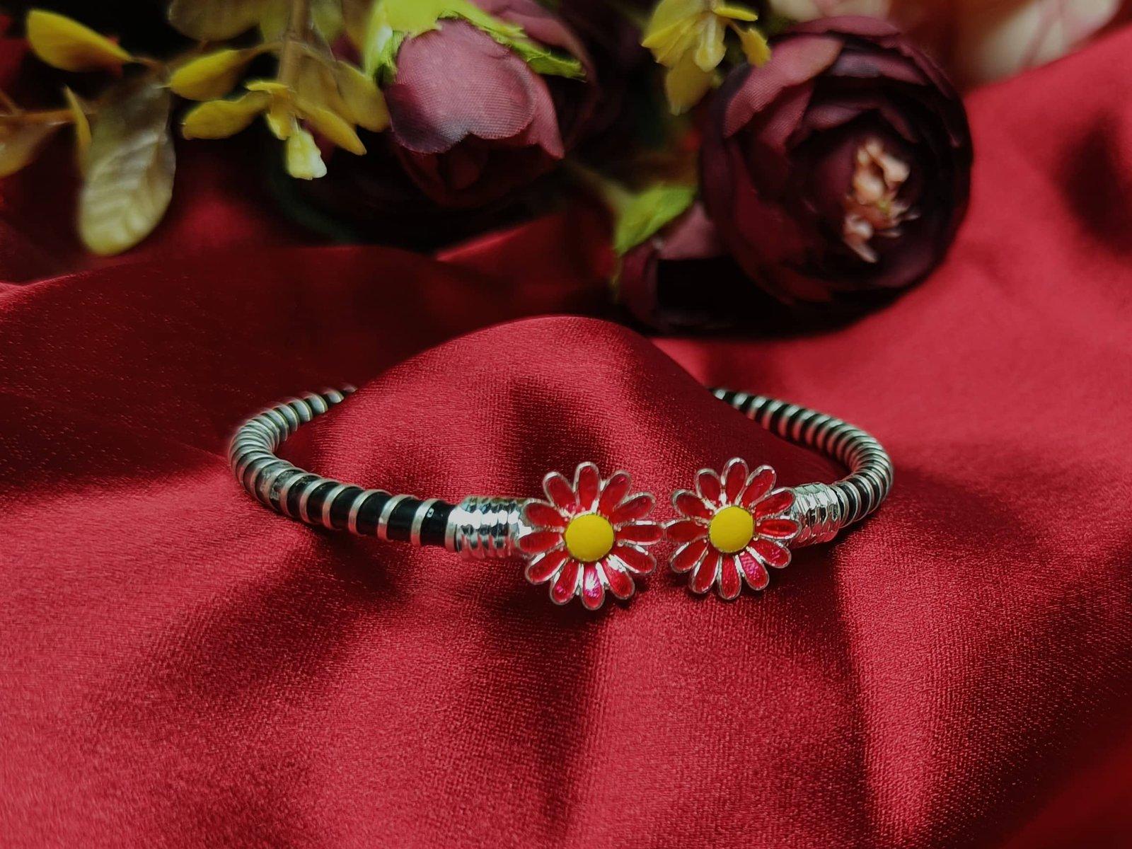 Red Daisy flower Loha / Noa / Iron Bangle 2.4 view 2
