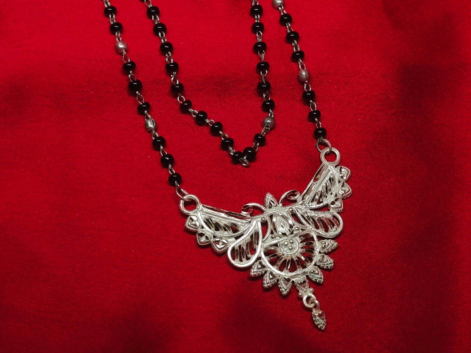 Ruhi Mangalsutra