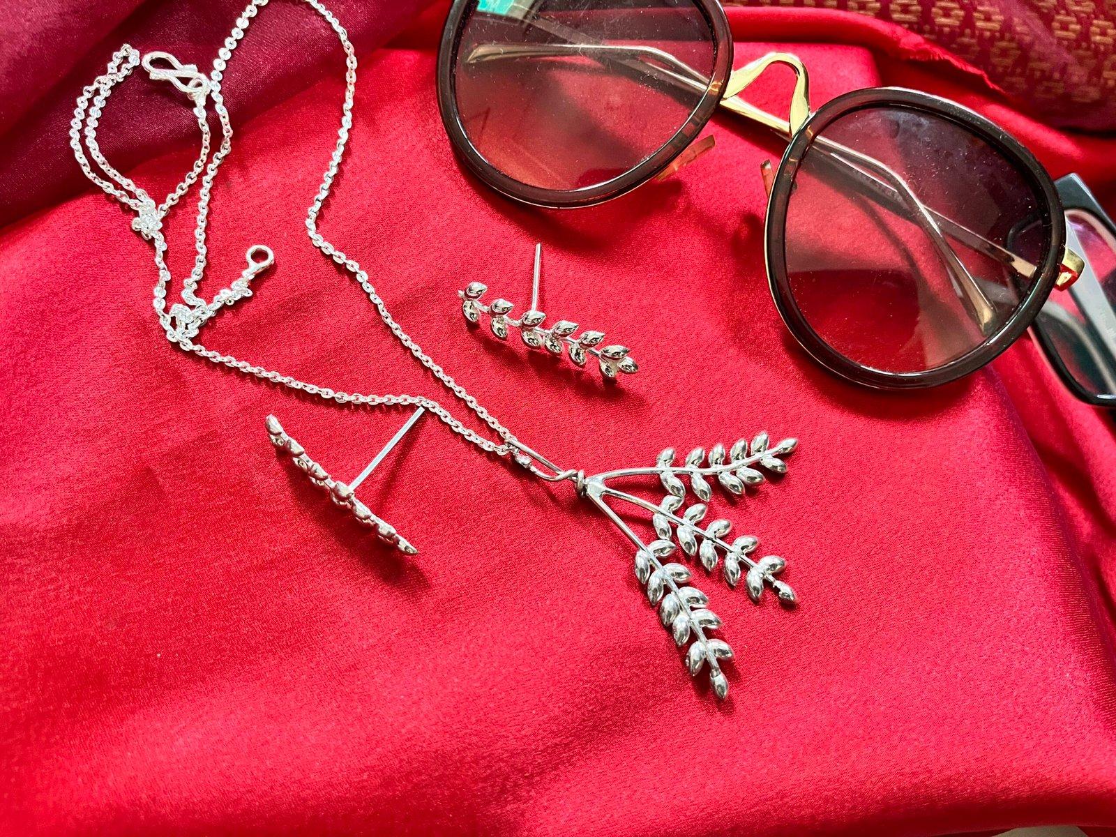 Silver Leaf Pendent Set