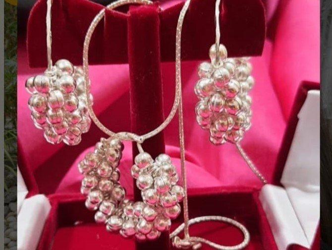 Simple yet stunning Ghoongroo Pendant Set view 2