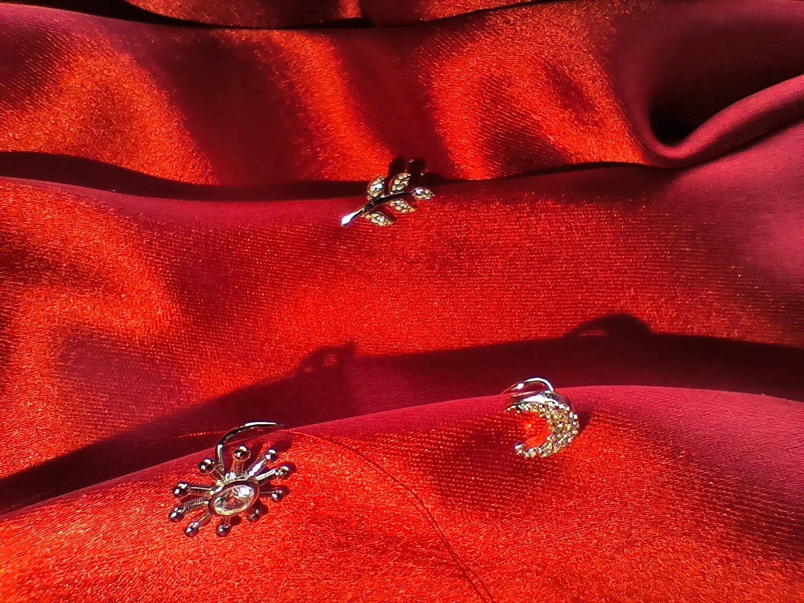 Stone Leaf Nose Pin view 2