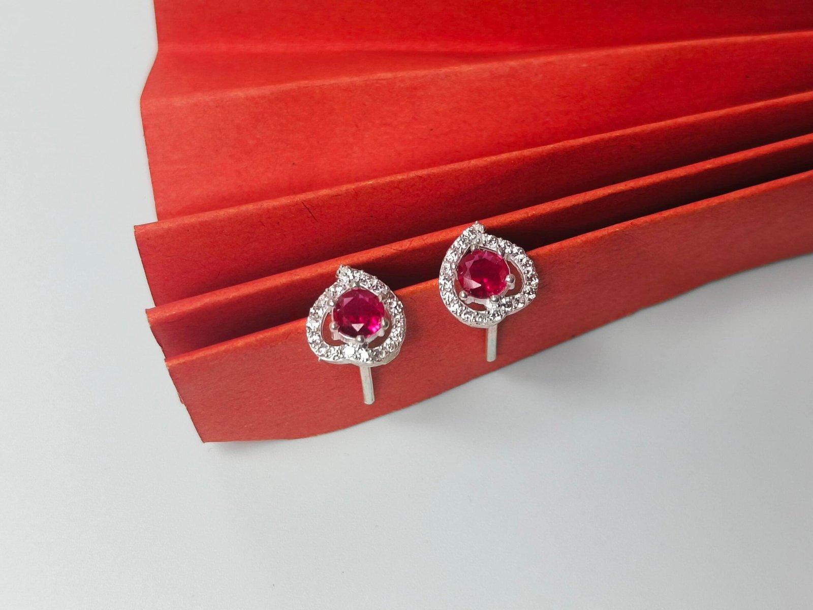 Stone Stud / Ear Top Ada