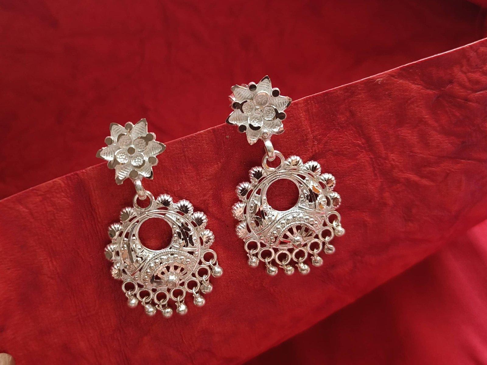 Striking Lalita Earring