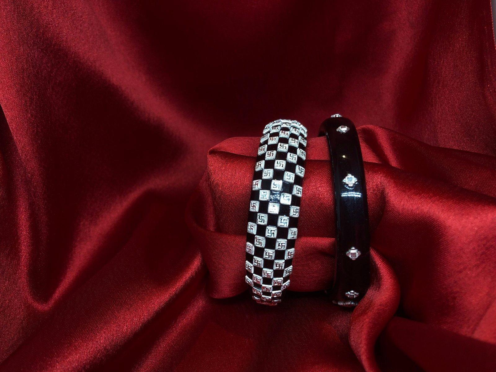 Swastik Pola Black 2.5 view 2