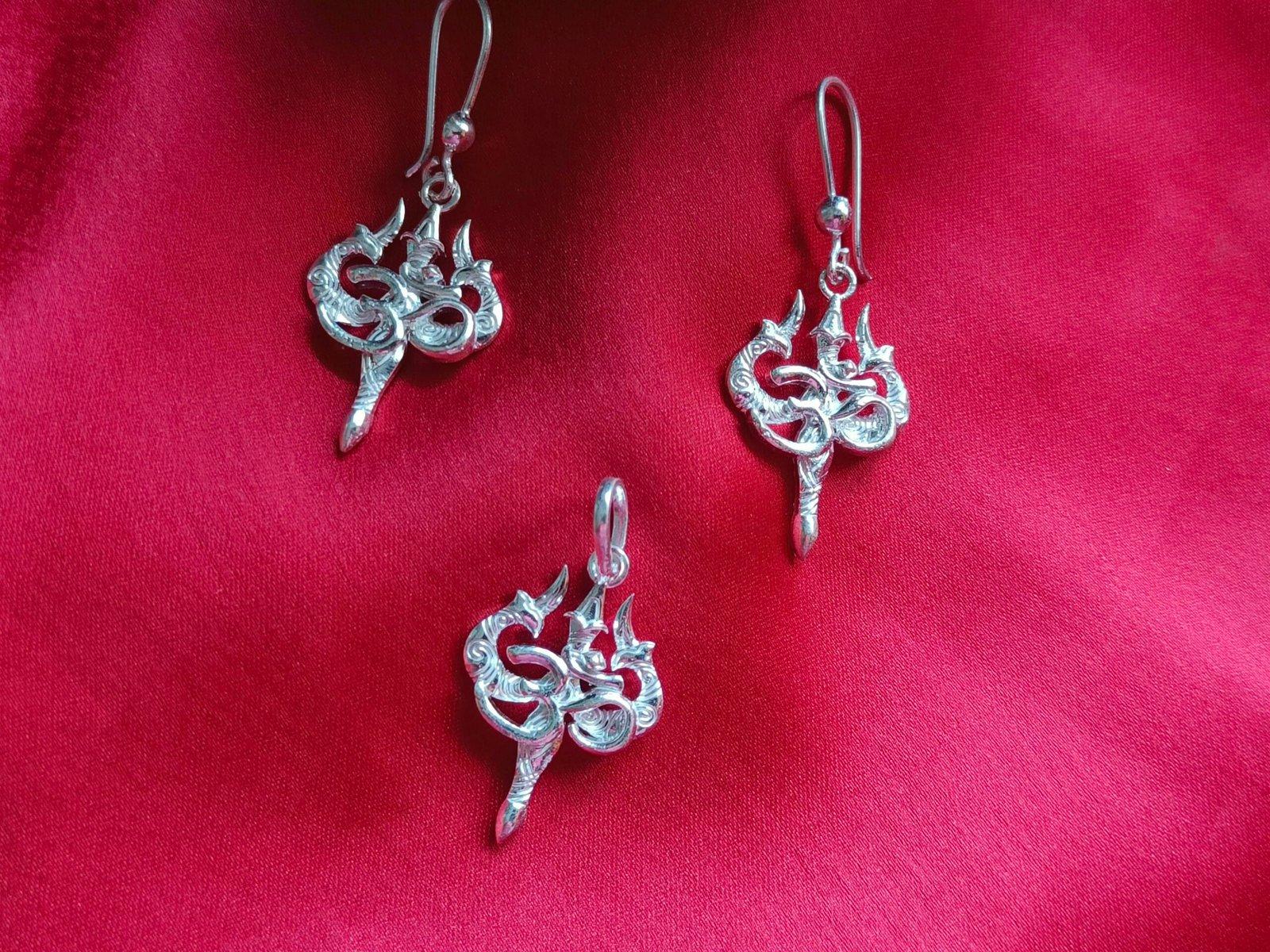 Trishul Om Pendant Earring Set