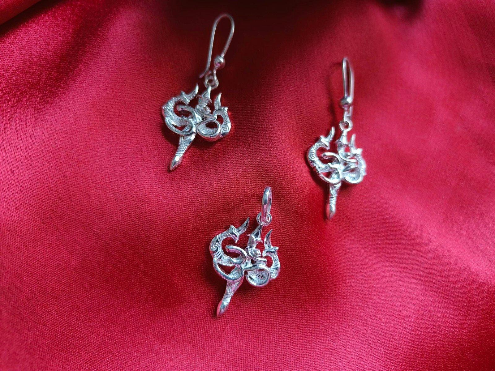Trishul Om Pendant Earring Set view 2