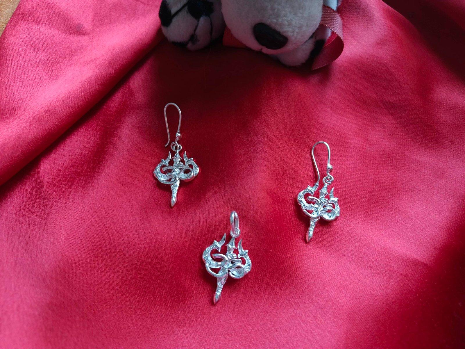 Trishul Om Pendant Earring Set view 3