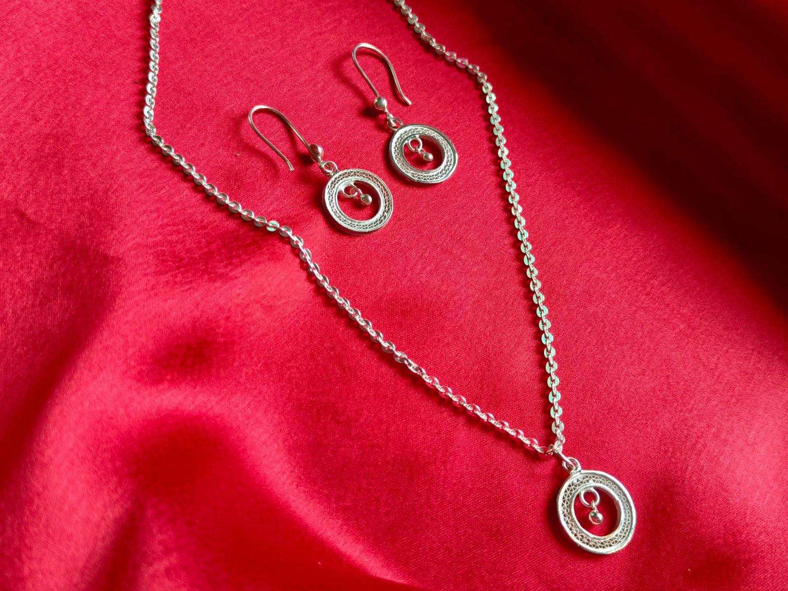 Udichi Filigree Pendant Earring set