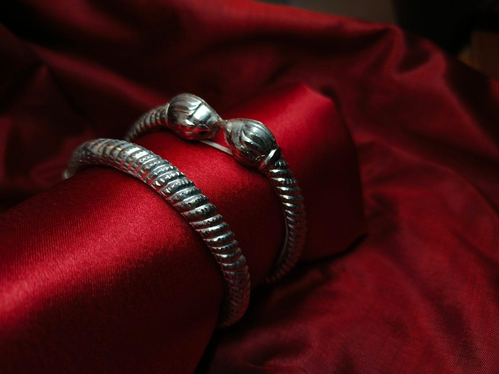 Gahenaz Silver Lotus Bala / Vintage Bangle 2.5 view 3